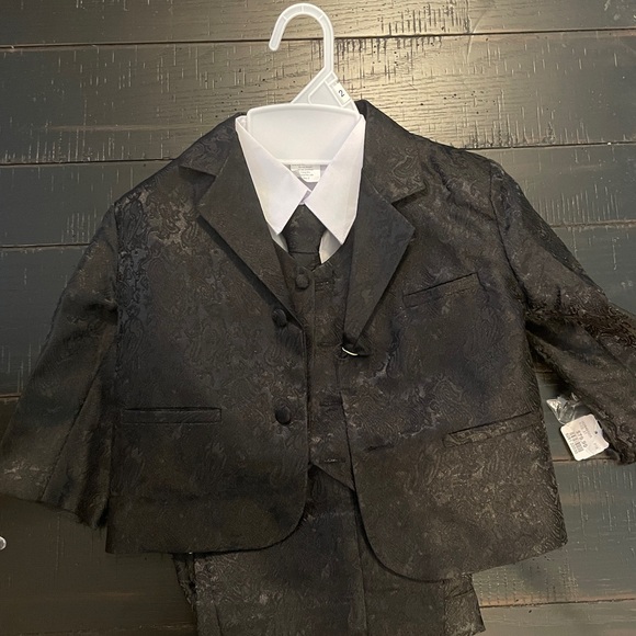 5 piece boys suit - Picture 1 of 6